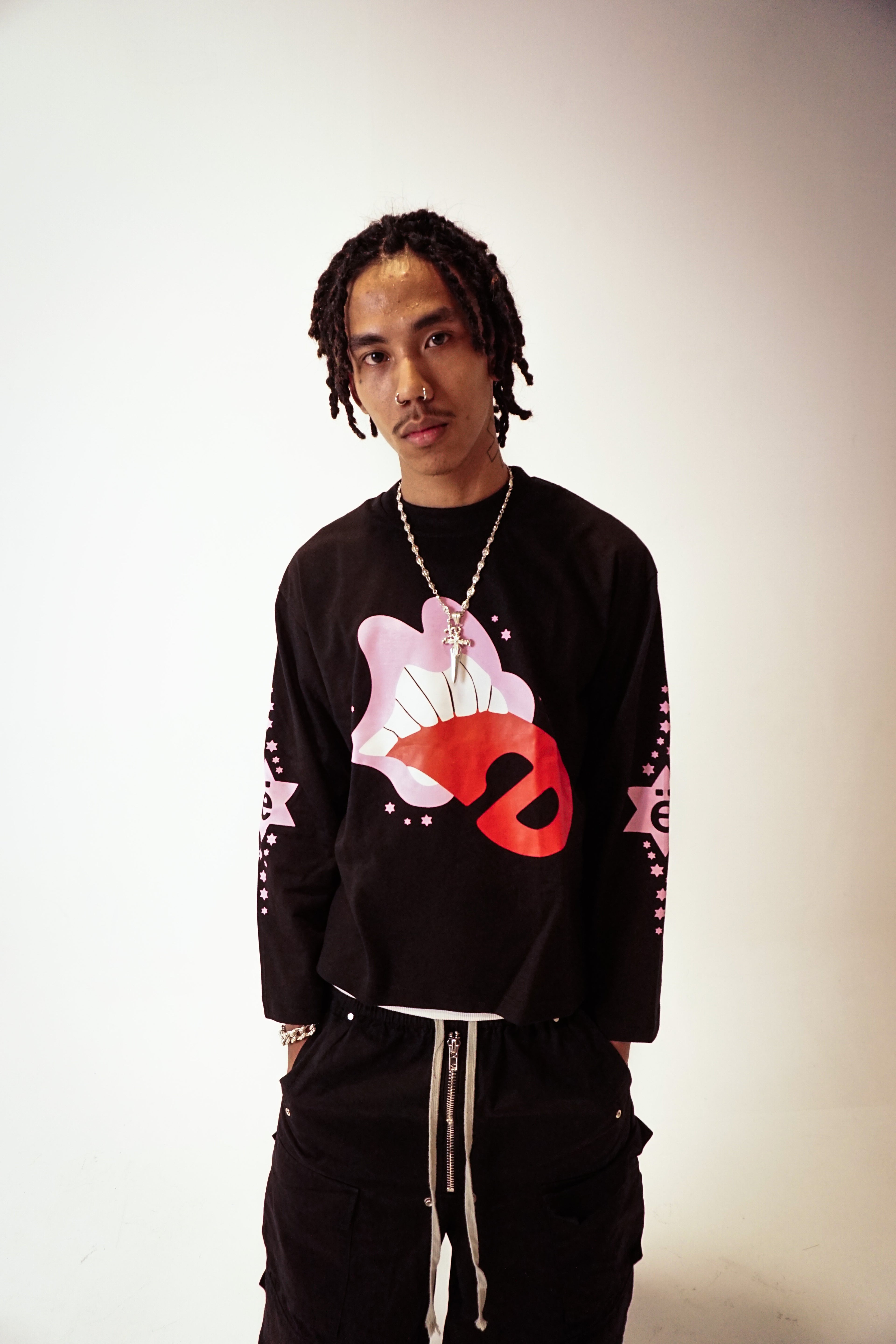 Tongue Bite Long Sleeves